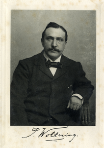 107184 Portret van P.M.J.M.E. Woltering, geboren 1863, leraar aan de Rijksveeartsenijschool te Utrecht (1897-1902), ...